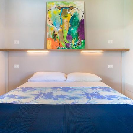 Residence Delfino, Portorosa フルナリ エクステリア 写真