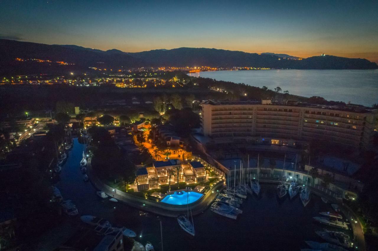 Residence Delfino, Portorosa フルナリ エクステリア 写真