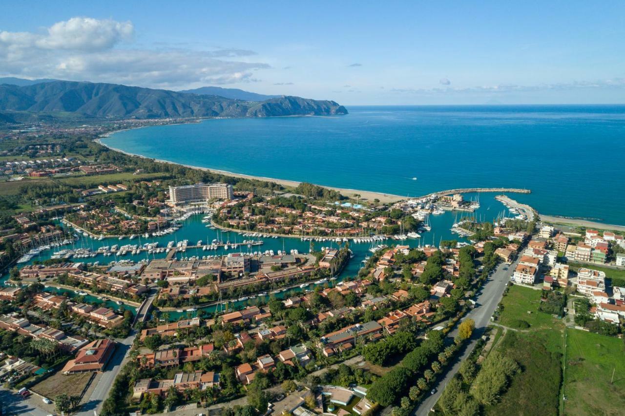 Residence Delfino, Portorosa フルナリ エクステリア 写真