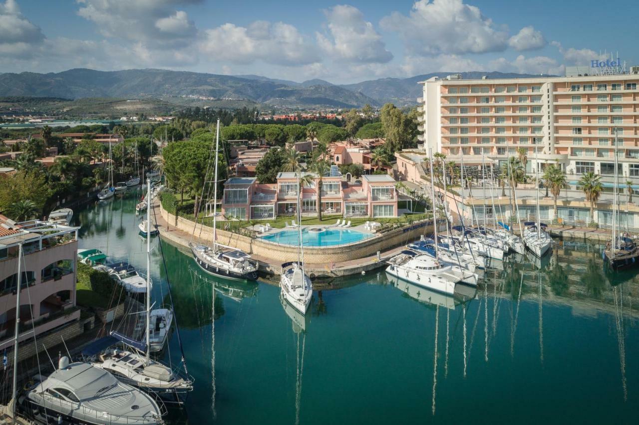 Residence Delfino, Portorosa フルナリ エクステリア 写真