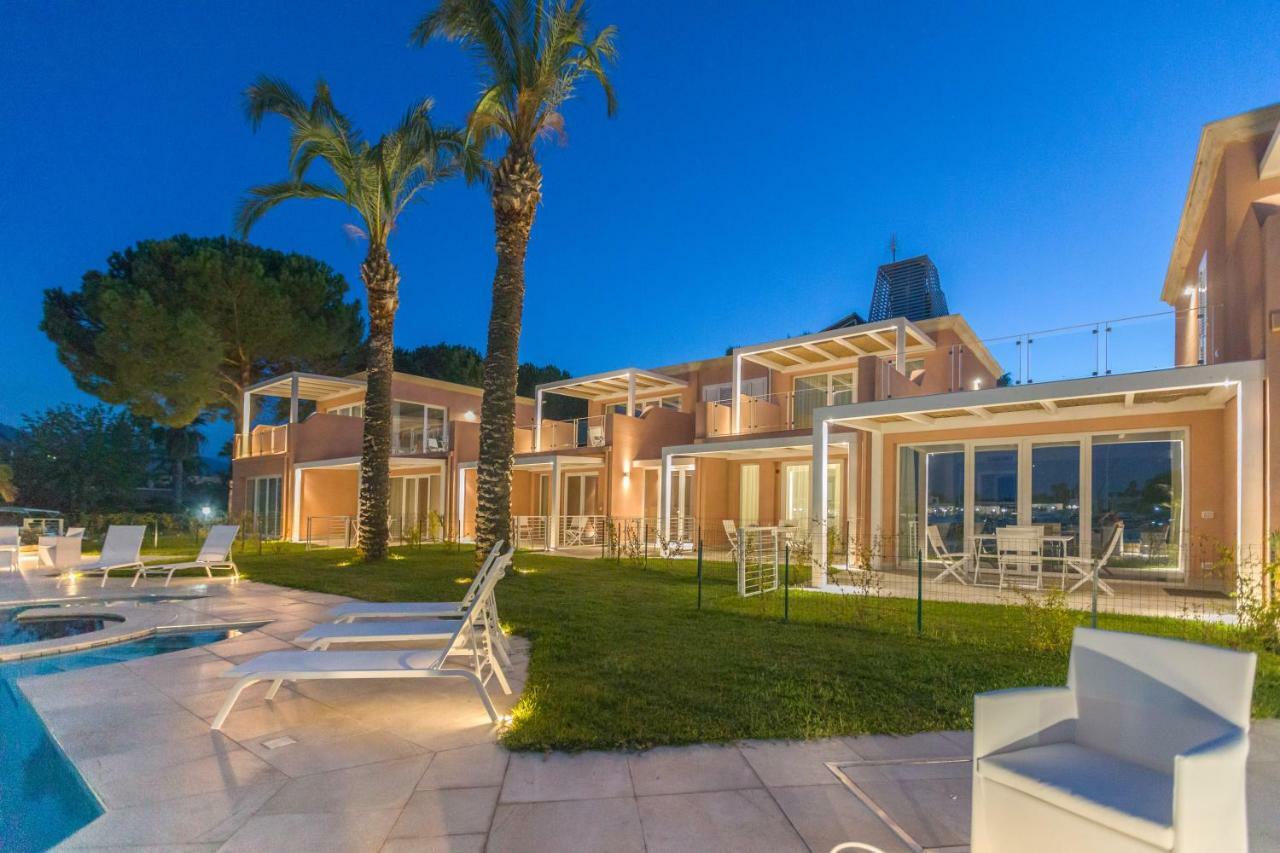 Residence Delfino, Portorosa フルナリ エクステリア 写真