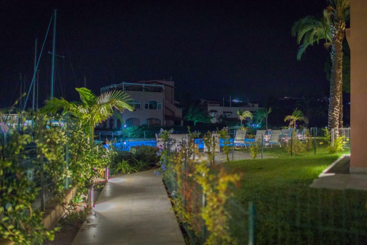 Residence Delfino, Portorosa フルナリ エクステリア 写真