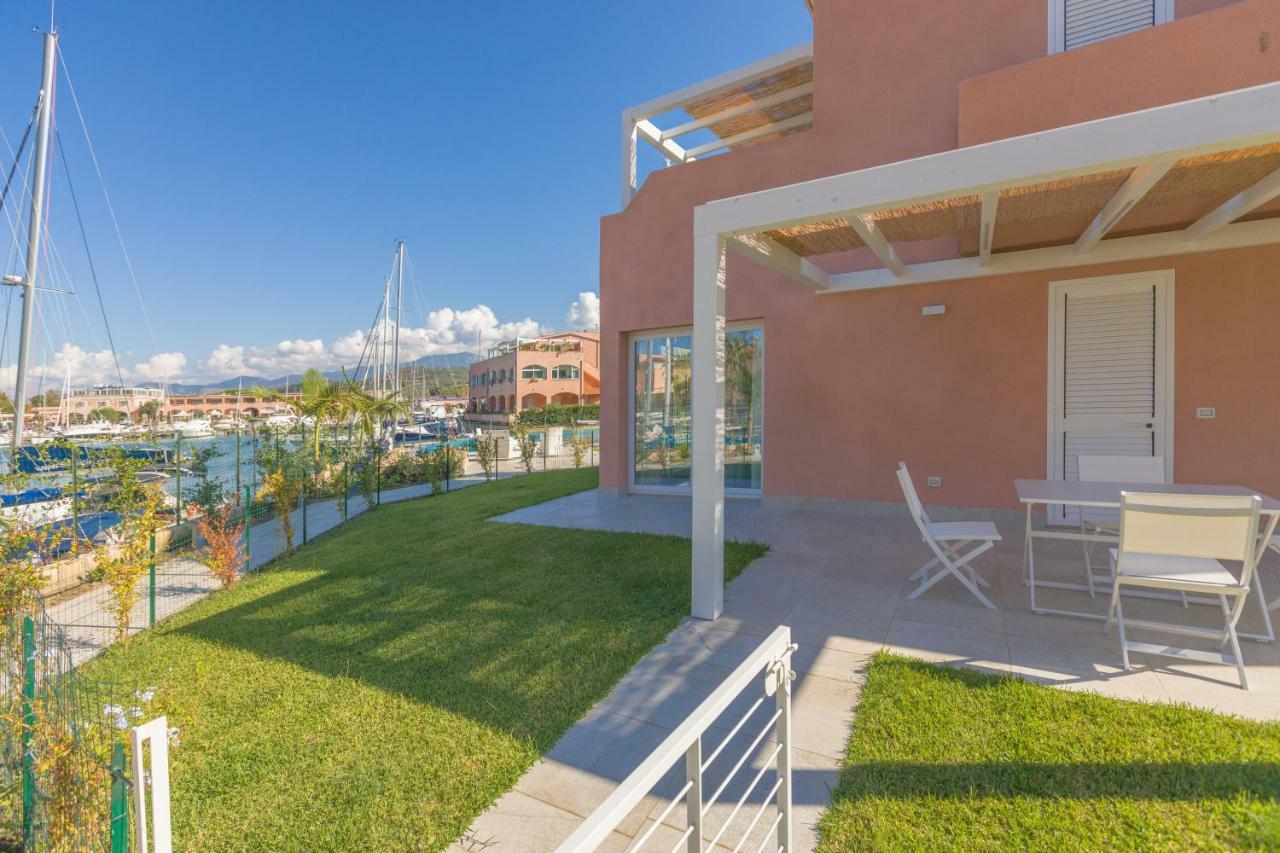 Residence Delfino, Portorosa フルナリ エクステリア 写真