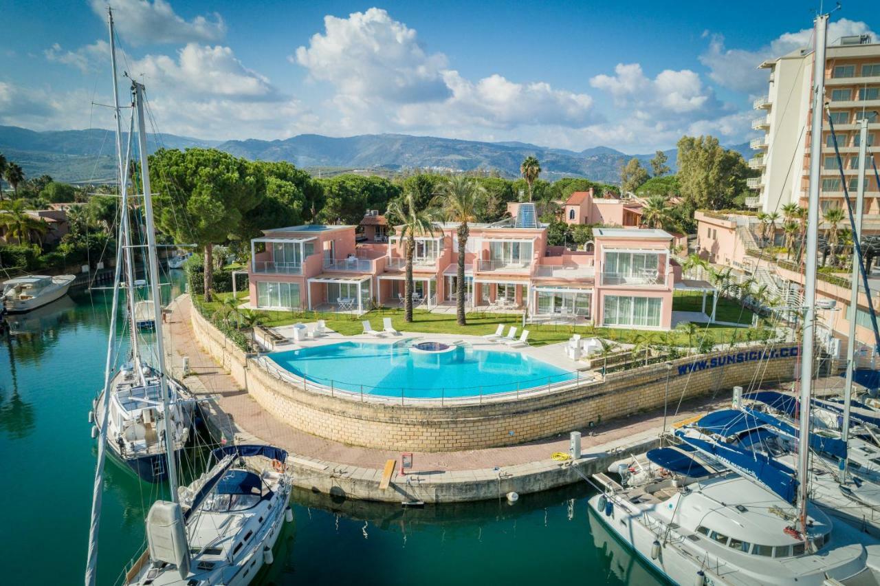 Residence Delfino, Portorosa フルナリ エクステリア 写真