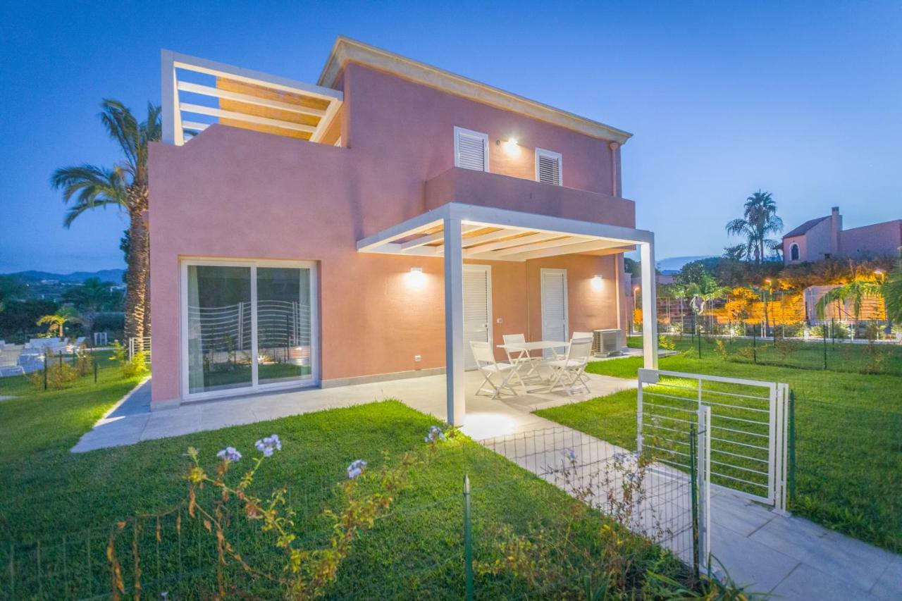 Residence Delfino, Portorosa フルナリ エクステリア 写真