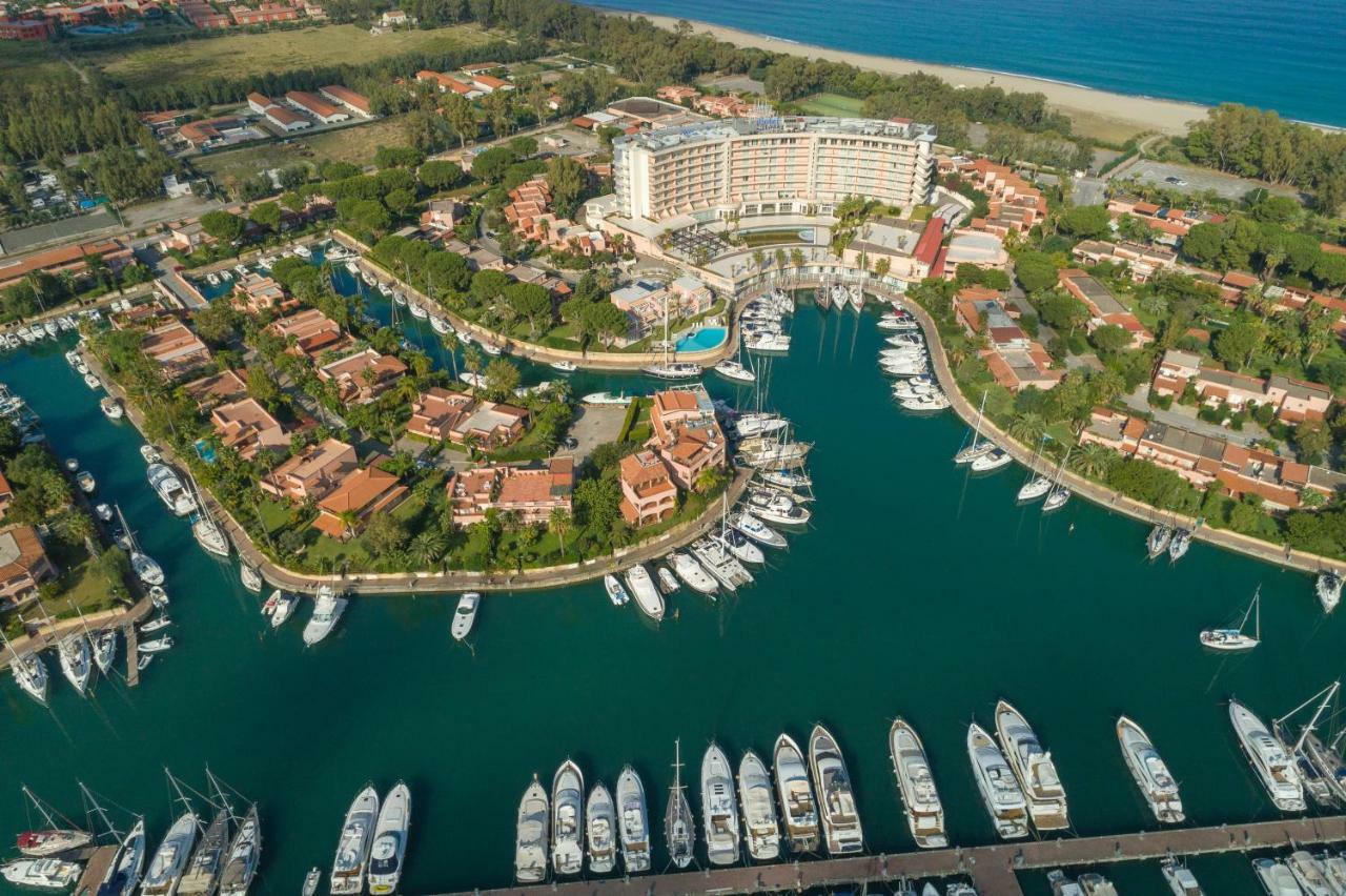 Residence Delfino, Portorosa フルナリ エクステリア 写真