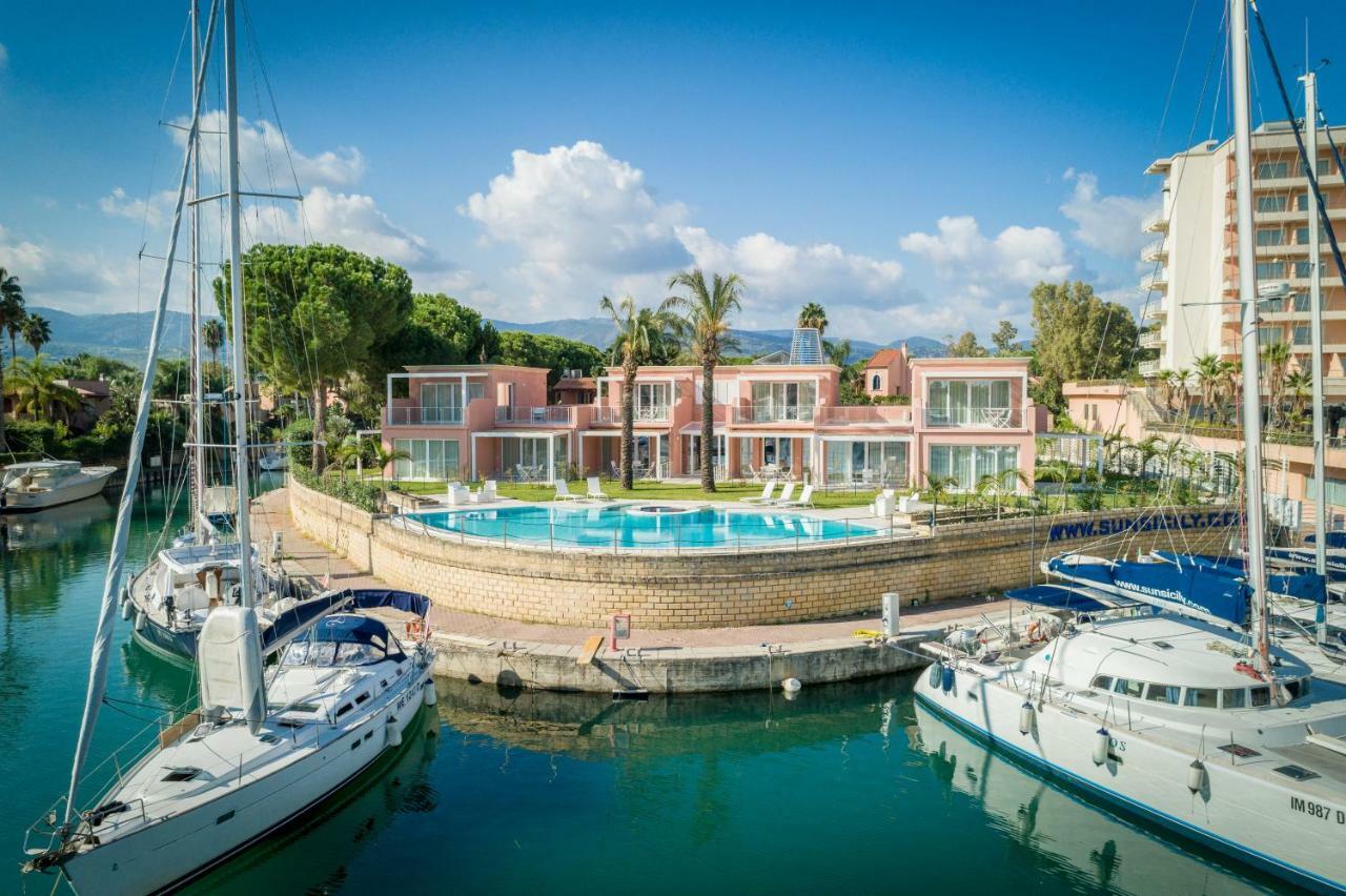 Residence Delfino, Portorosa フルナリ エクステリア 写真