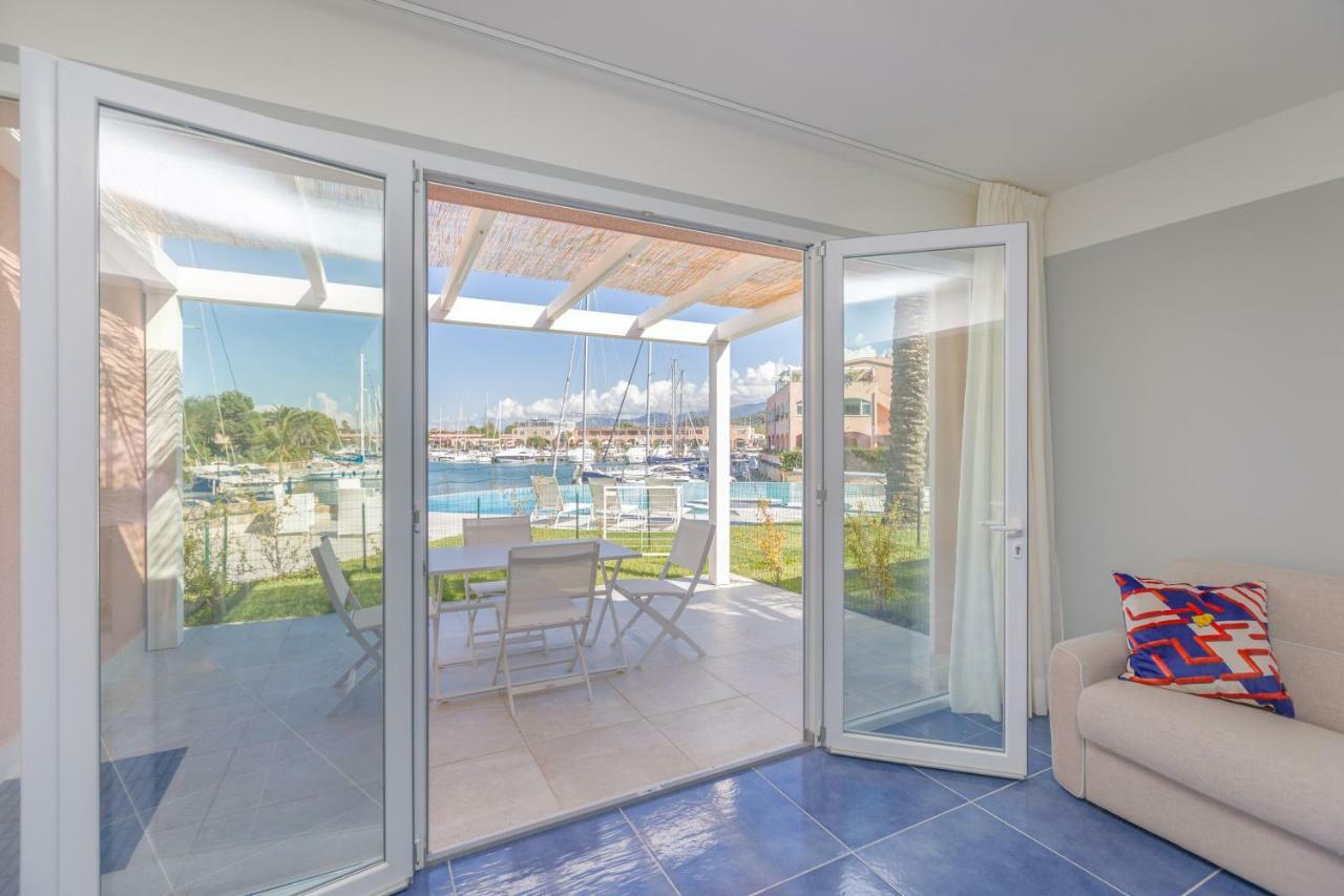 Residence Delfino, Portorosa フルナリ エクステリア 写真