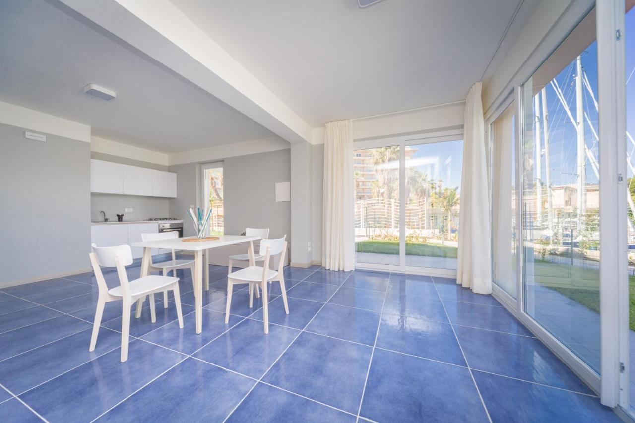 Residence Delfino, Portorosa フルナリ エクステリア 写真